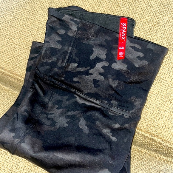 Spanx leggings, medium - Picture 1 of 2